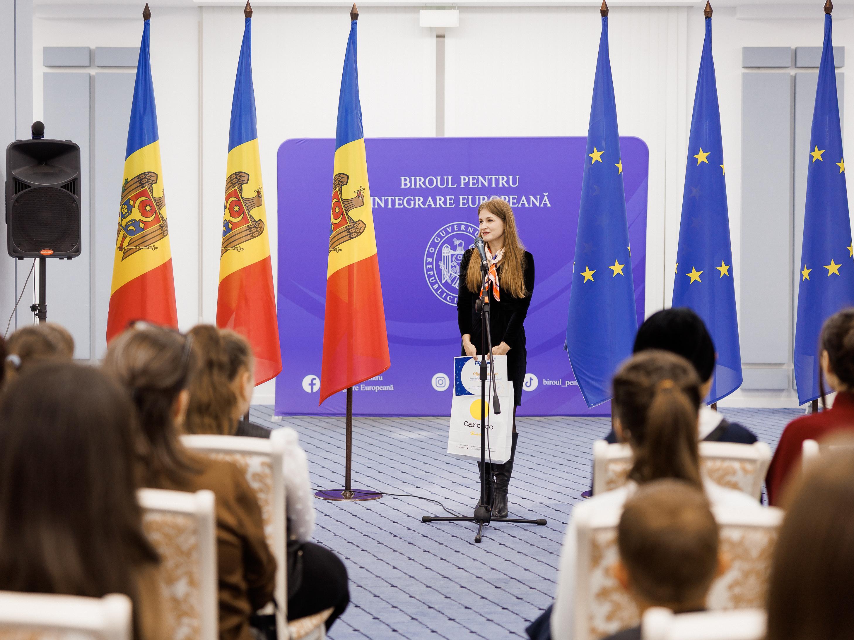 Olga Rogozenco: „Inteligența artificială poate genera rapid imagini, dar nu poate înlocui experiența trăită, mâna și drumul personal al unui artist” 