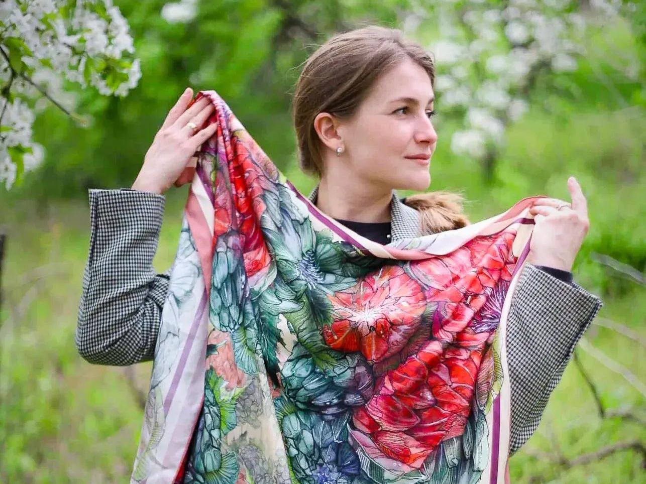 Olga Rogozenco: „Inteligența artificială poate genera rapid imagini, dar nu poate înlocui experiența trăită, mâna și drumul personal al unui artist” 