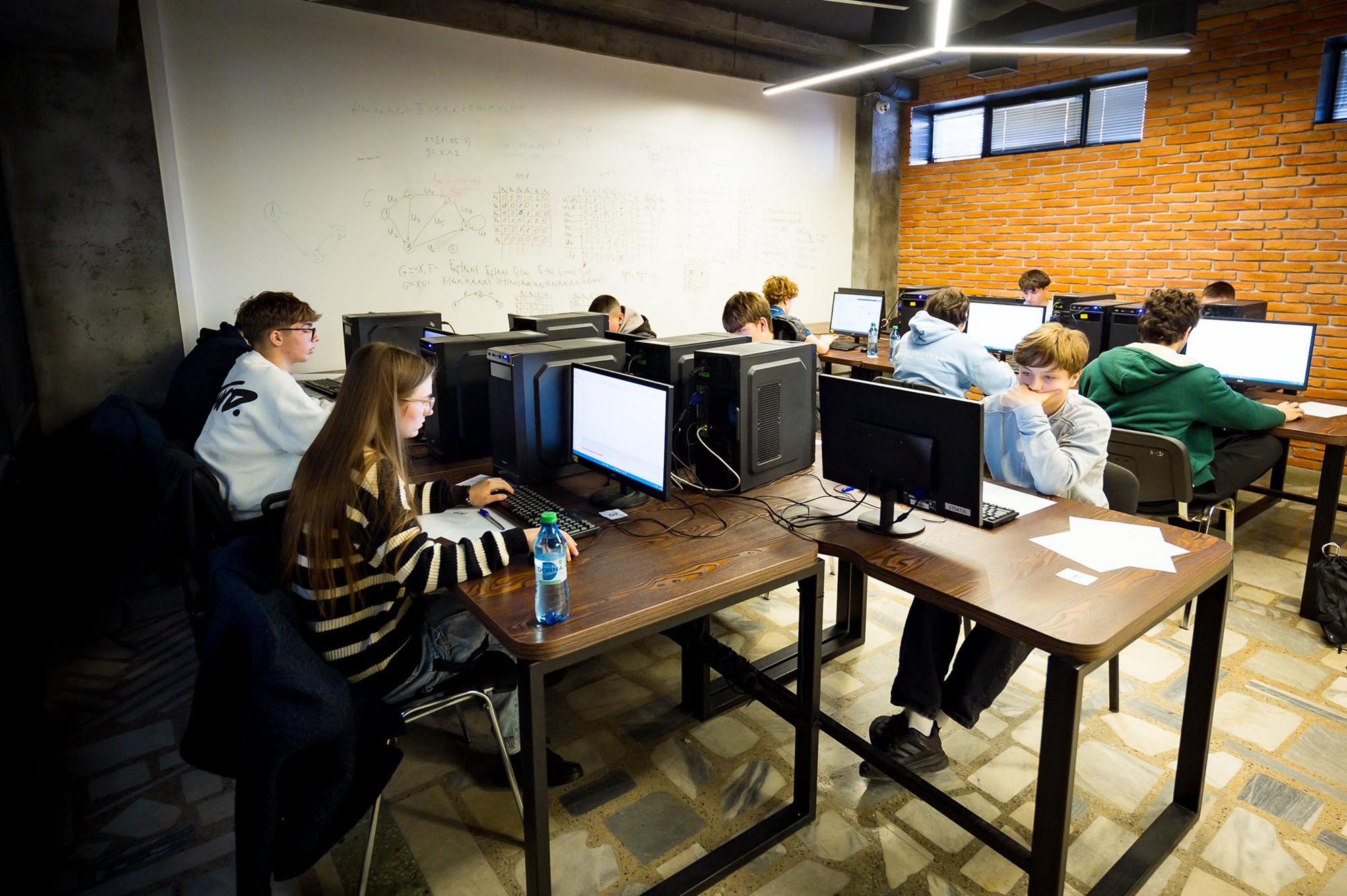 Algorithmic Programming Marathon in C/C++: The Ecosystem Shaping Moldova’s Future IT Specialists