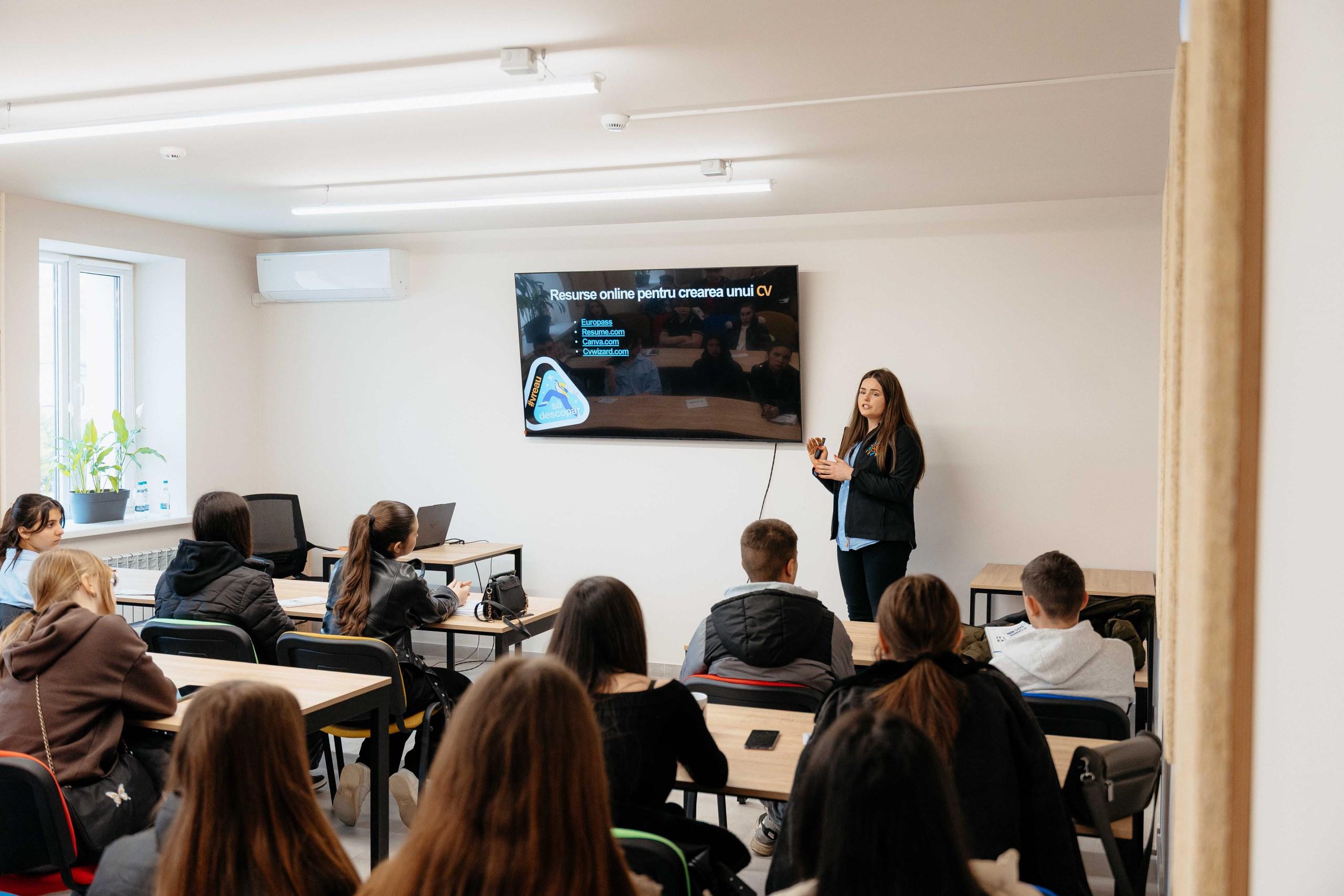 Students from Cahul, Leova, Cantemir and Taraclia explored the professions of the future at IT Career Expo 2026