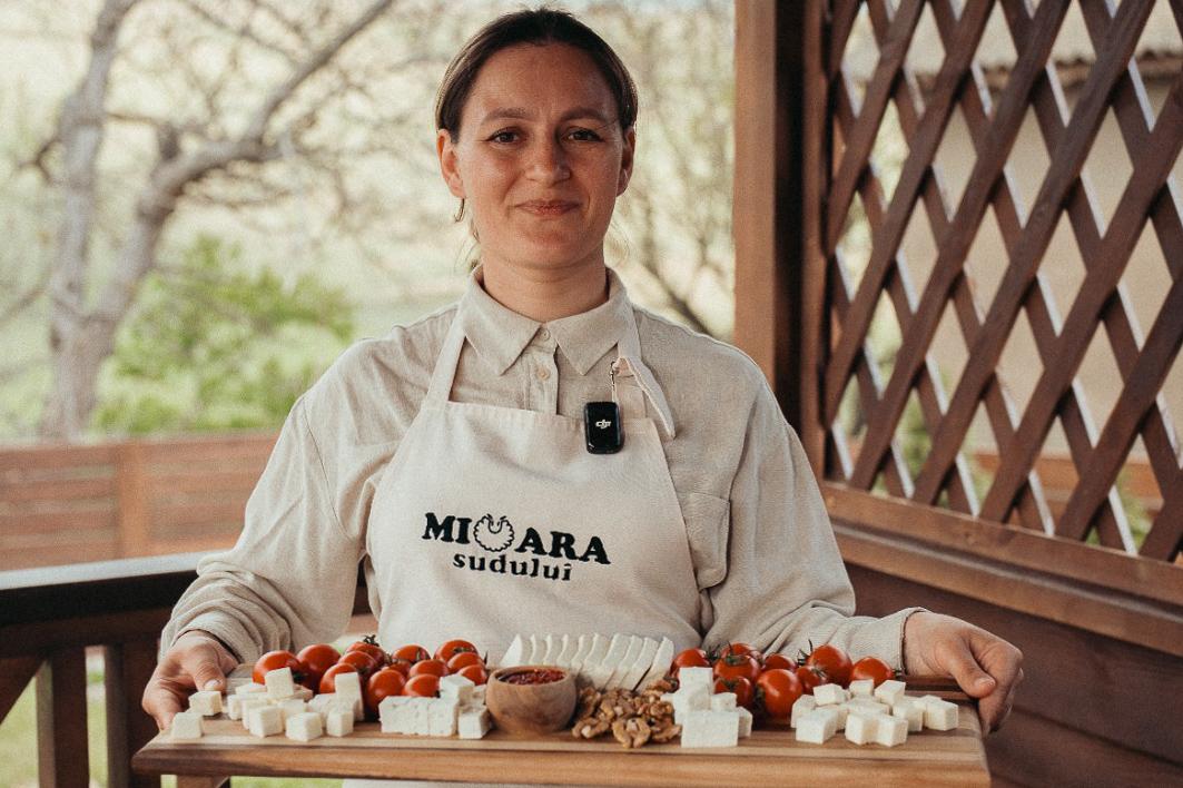Domnica Capațină: „Nu trebuie să fugi de rădăcinile tale ca să ai succes. Poți fi modern și inovator, păstrând în același timp identitatea și valorile cu care ai crescut” 