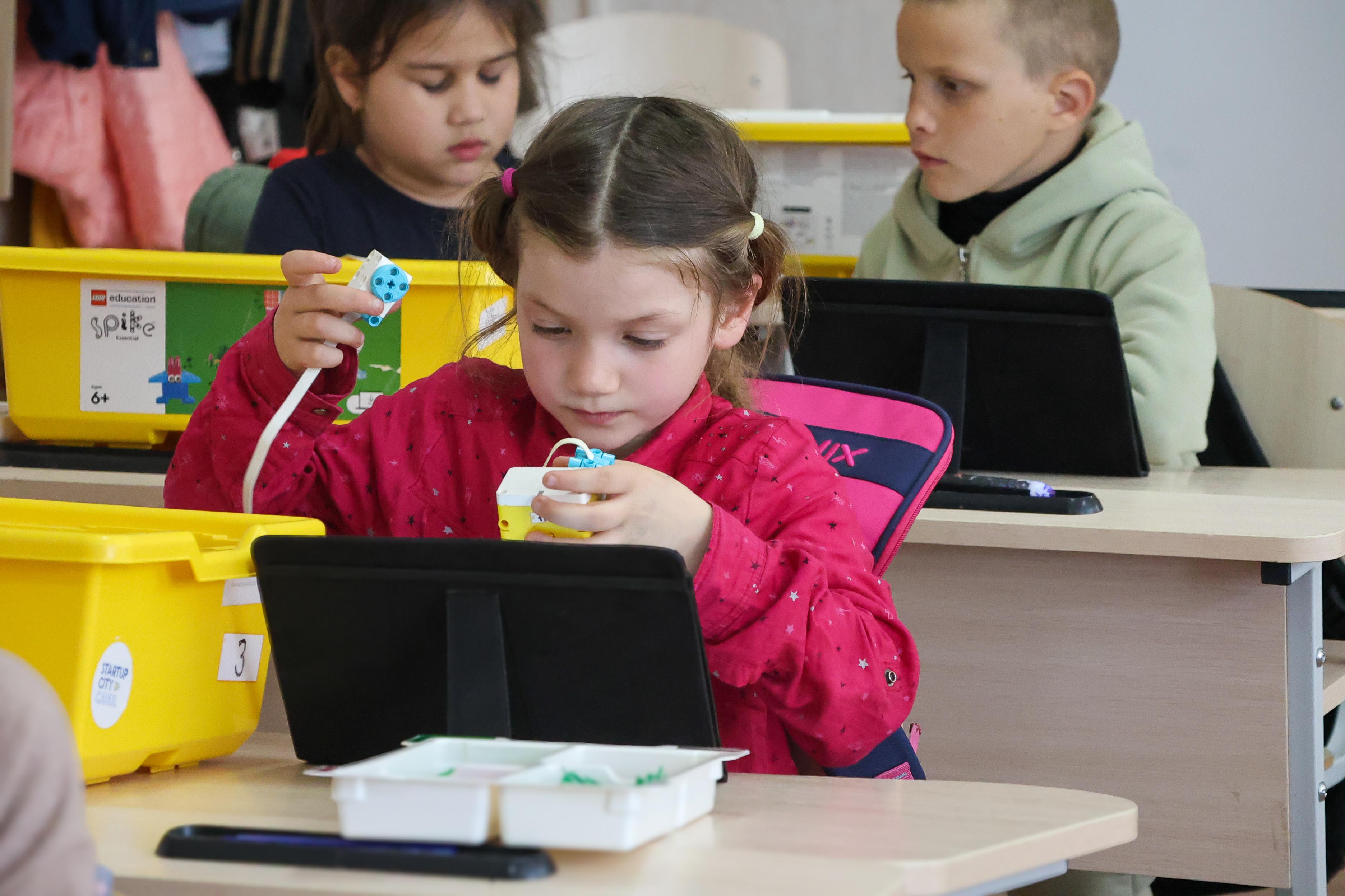 Șanse egale prin educație digitală